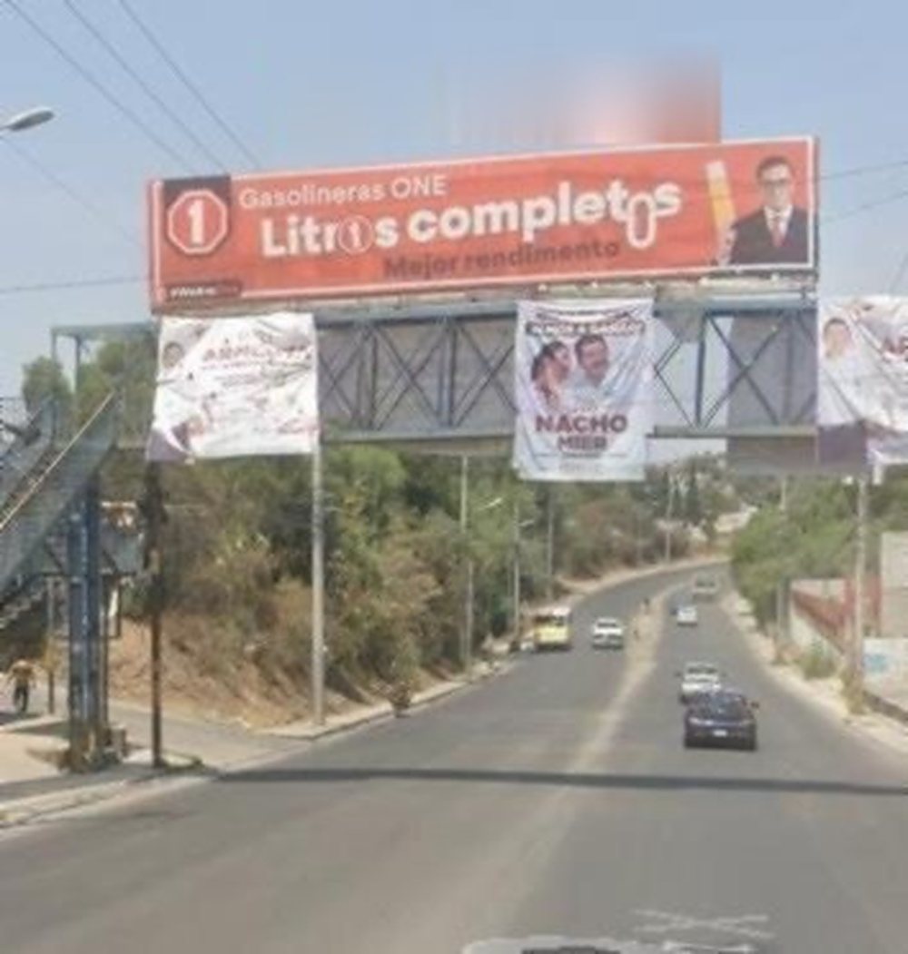 Puente publicitario PUEN-039 en Calle Benito Juárez – Teotimehuacán, sentido Africam Safari hacia Puebla